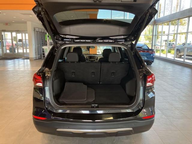 Photo of 2022 Mosaic Black Metallic Chevrolet Equinox