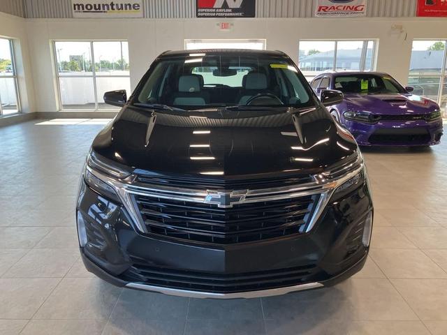 Photo of 2022 Mosaic Black Metallic Chevrolet Equinox