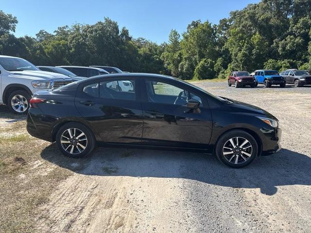 Photo of 2021 Super Black Nissan Versa