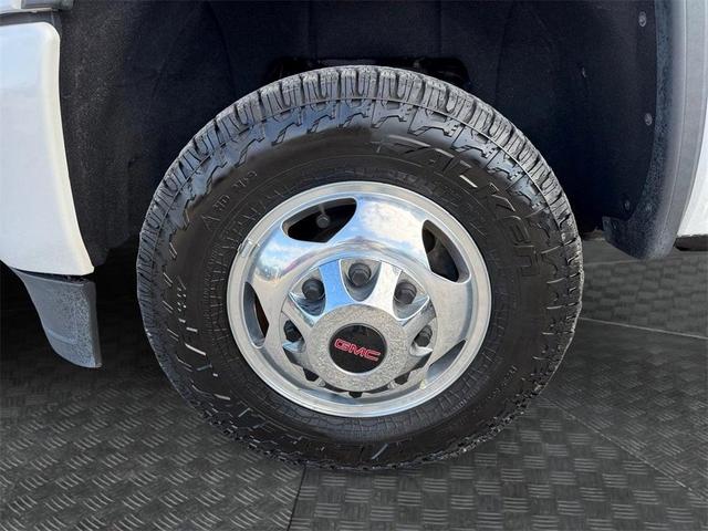Photo of 2019 White Frost Tri-Coat GMC Sierra 3500