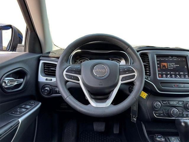 Photo of 2022 Hydro Blue Pearlcoat Jeep Cherokee