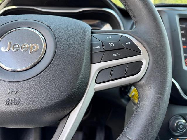 Photo of 2022 Hydro Blue Pearlcoat Jeep Cherokee