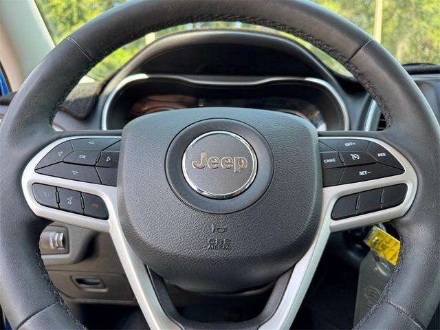 Photo of 2022 Hydro Blue Pearlcoat Jeep Cherokee