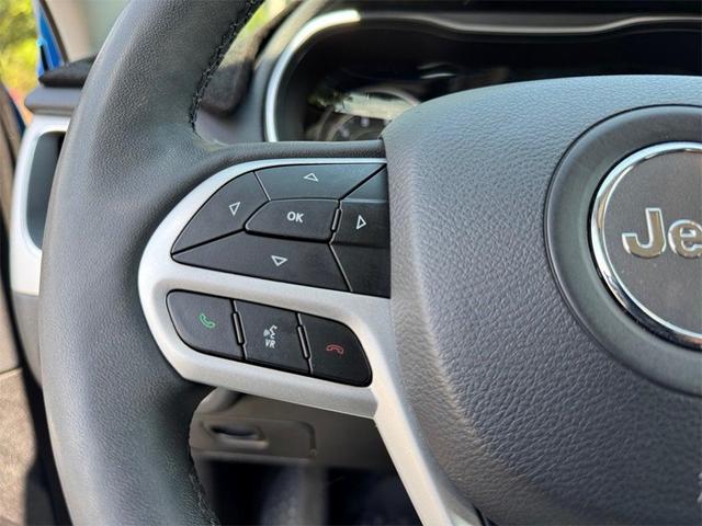 Photo of 2022 Hydro Blue Pearlcoat Jeep Cherokee