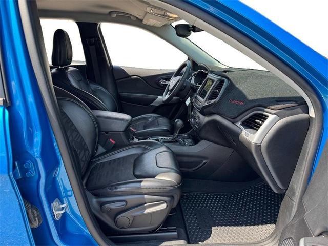 Photo of 2022 Hydro Blue Pearlcoat Jeep Cherokee