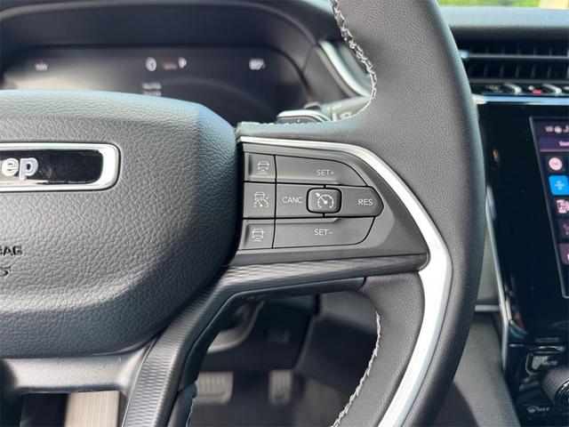 Photo of 2025 Metallic Jeep Grand Cherokee L