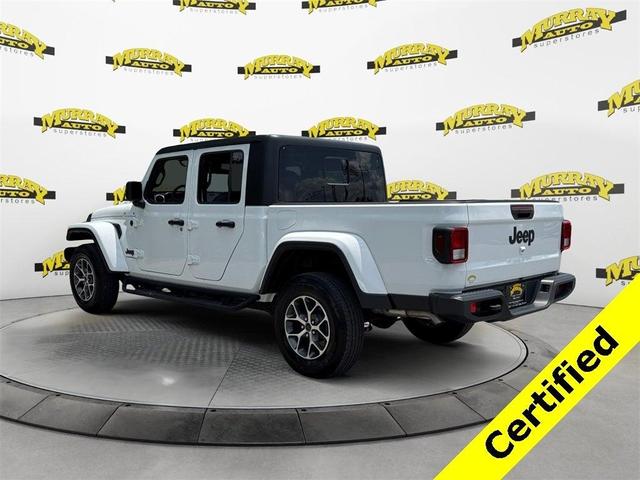 Photo of 2024 Bright White Clearcoat Jeep Gladiator