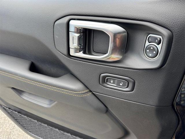 Photo of 2025 Black Clearcoat Jeep Wrangler