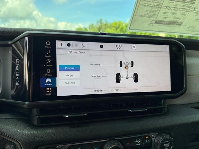 Photo of 2025 Black Clearcoat Jeep Gladiator