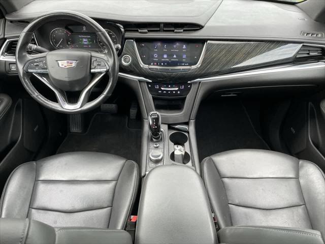 Photo of 2020 Stellar Black Metallic Cadillac XT6