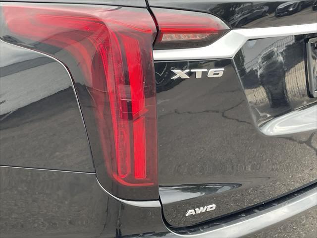Photo of 2020 Stellar Black Metallic Cadillac XT6