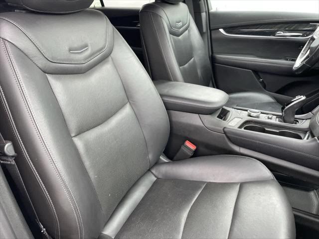 Photo of 2020 Stellar Black Metallic Cadillac XT6