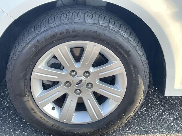 Photo of 2010 White Suede Ford Flex
