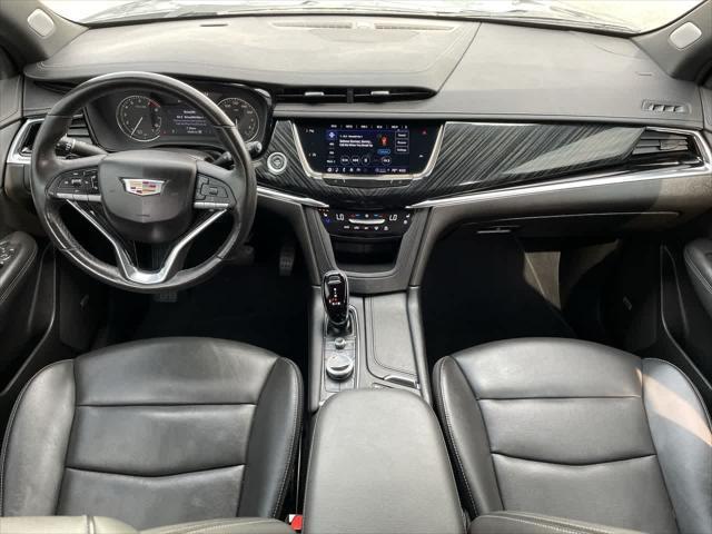 Photo of 2023 Argent Silver Metallic Cadillac XT6