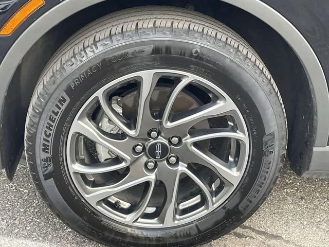 Photo of 2022 Infinite Black Metallic Clearcoat Lincoln Corsair