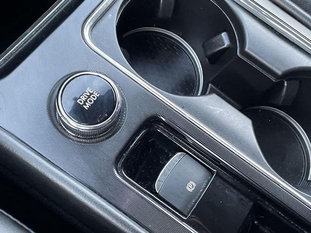 Photo of 2022 Infinite Black Metallic Clearcoat Lincoln Corsair