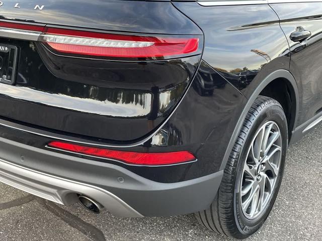 Photo of 2022 Infinite Black Metallic Clearcoat Lincoln Corsair