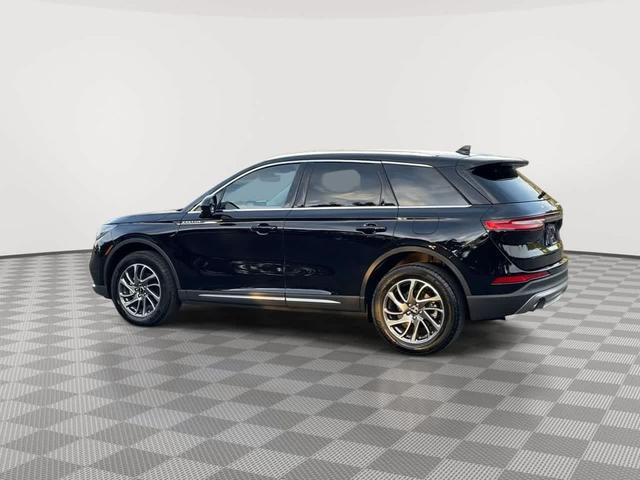 Photo of 2022 Infinite Black Metallic Clearcoat Lincoln Corsair
