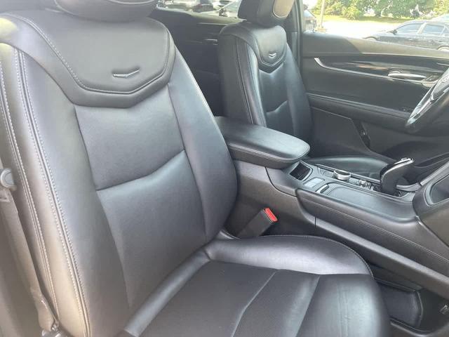 Photo of 2023 Argent Silver Metallic Cadillac XT5