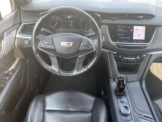 Photo of 2023 Argent Silver Metallic Cadillac XT5