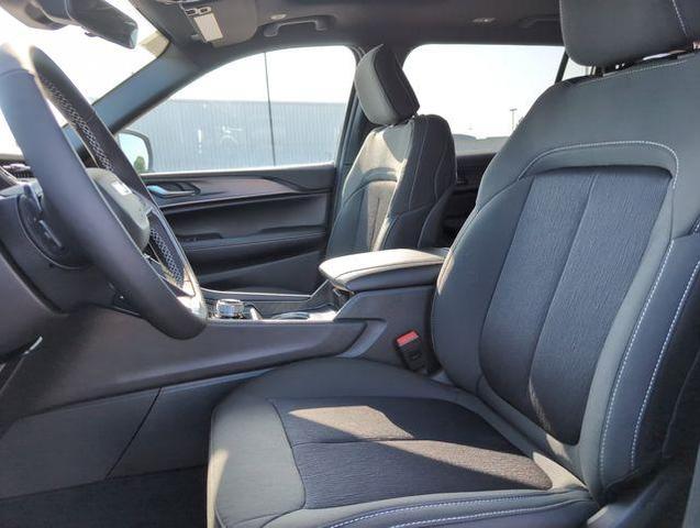 Photo of 2025 Gray Jeep Grand Cherokee L