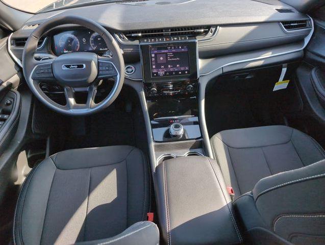 Photo of 2025 Gray Jeep Grand Cherokee L