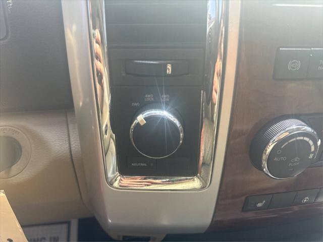 Photo of 2010 Bright White Clearcoat/Light Graystone Pearlcoat Dodge Ram 2500