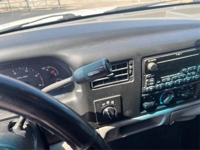 Photo of 2003 Oxford White Clearcoat Ford F-250