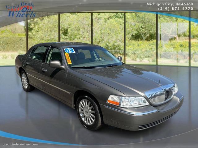 2003 Lincoln Town Car