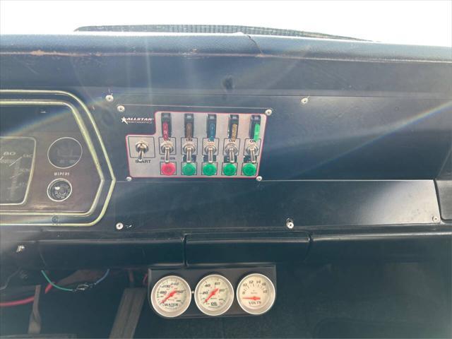 Photo of 1974 White Plymouth Duster