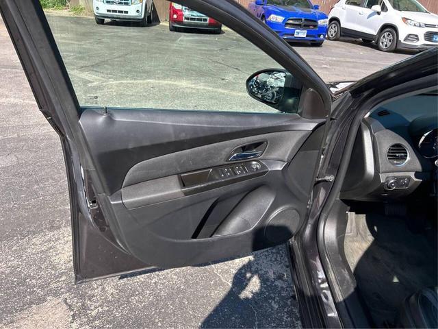 Photo of 2014 Tungsten Metallic Chevrolet Cruze