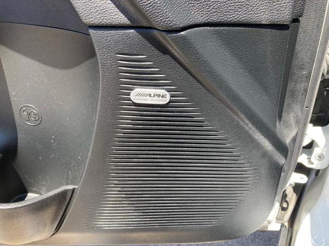 Photo of 2023 White Knuckle Clearcoat Dodge Challenger