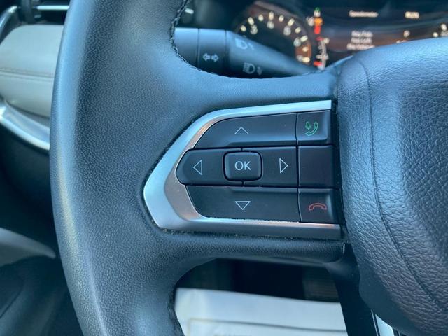 Photo of 2023 Bright White Clearcoat Jeep Compass
