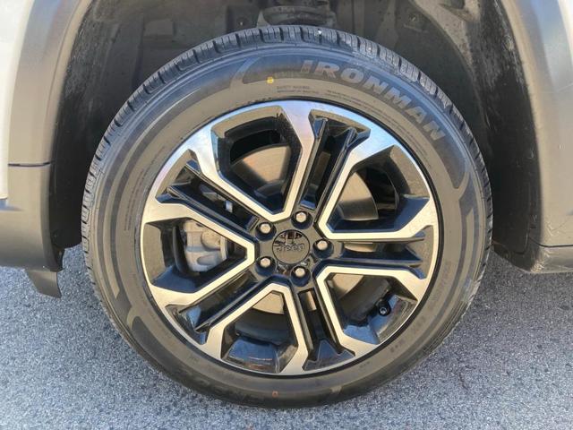 Photo of 2023 Bright White Clearcoat Jeep Compass