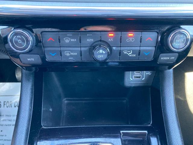 Photo of 2023 Bright White Clearcoat Jeep Compass