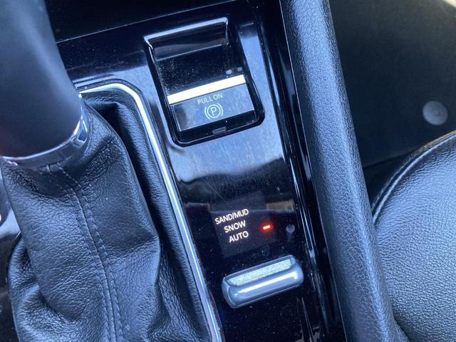 Photo of 2023 Bright White Clearcoat Jeep Compass
