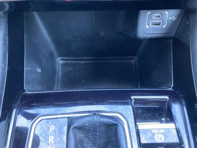 Photo of 2023 Bright White Clearcoat Jeep Compass