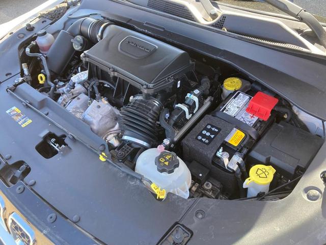 Photo of 2023 Bright White Clearcoat Jeep Compass