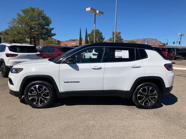 Photo of 2023 Bright White Clearcoat Jeep Compass