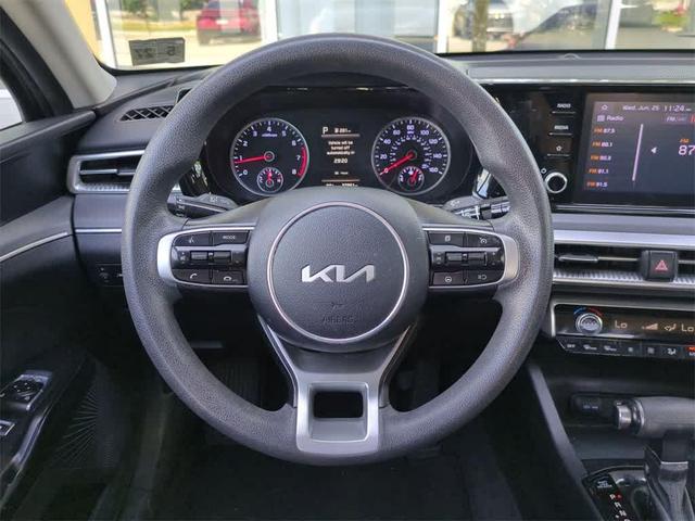Photo of 2022 Ebony Black Kia K5