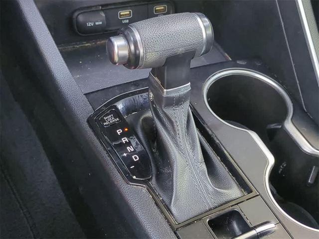 Photo of 2022 Ebony Black Kia K5