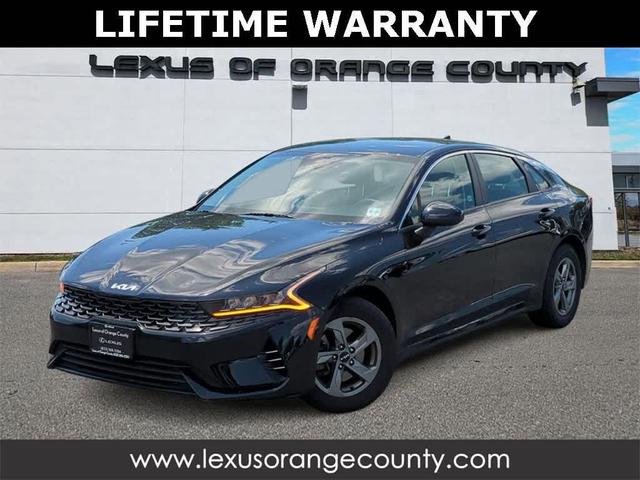 Photo of 2022 Ebony Black Kia K5