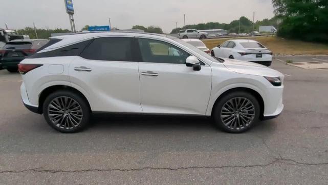 Photo of 2025 Eminent White Pearl Lexus RX 450h+
