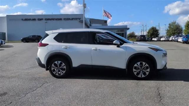 Photo of 2021 Pearl White Tricoat Nissan Rogue