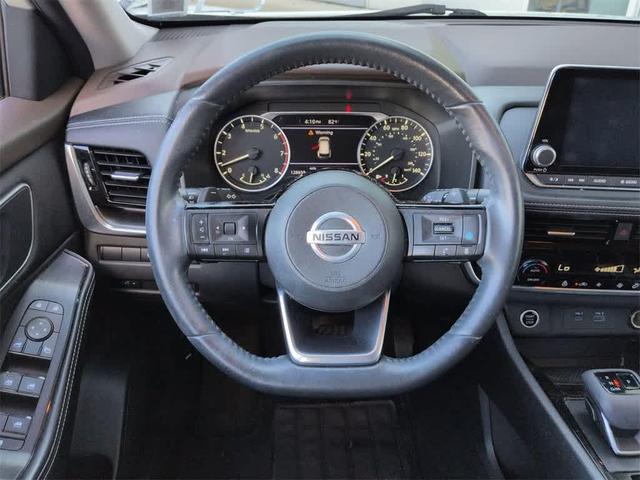 Photo of 2021 Pearl White Tricoat Nissan Rogue