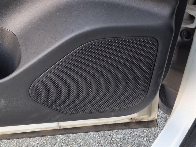 Photo of 2021 Pearl White Tricoat Nissan Rogue