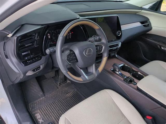 Photo of 2023 Eminent White Pearl Lexus RX 350