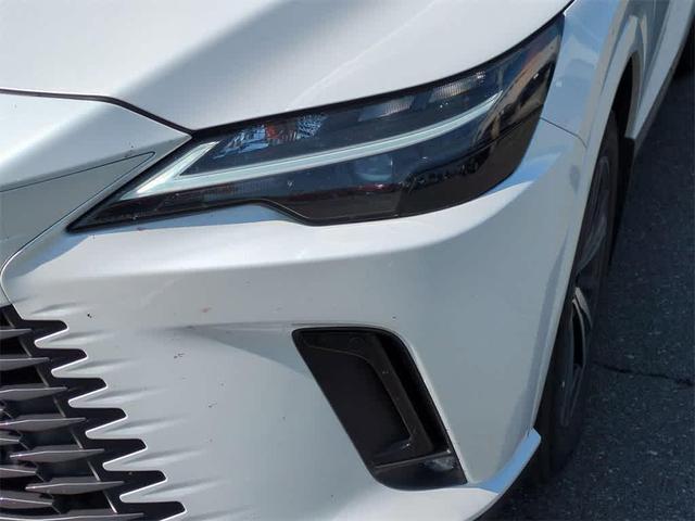 Photo of 2023 Eminent White Pearl Lexus RX 350