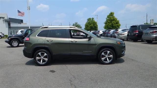 Photo of 2021 Olive Green Pearlcoat Jeep Cherokee