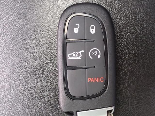 Photo of 2021 Olive Green Pearlcoat Jeep Cherokee